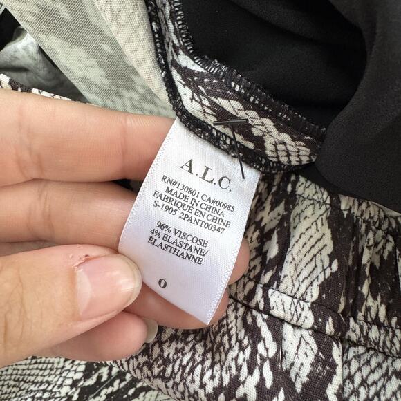 A.L.C. Pants Womens 0 Black White Snake Print Elijah Stretch Tapered Ankle - Picture 6 of 9
